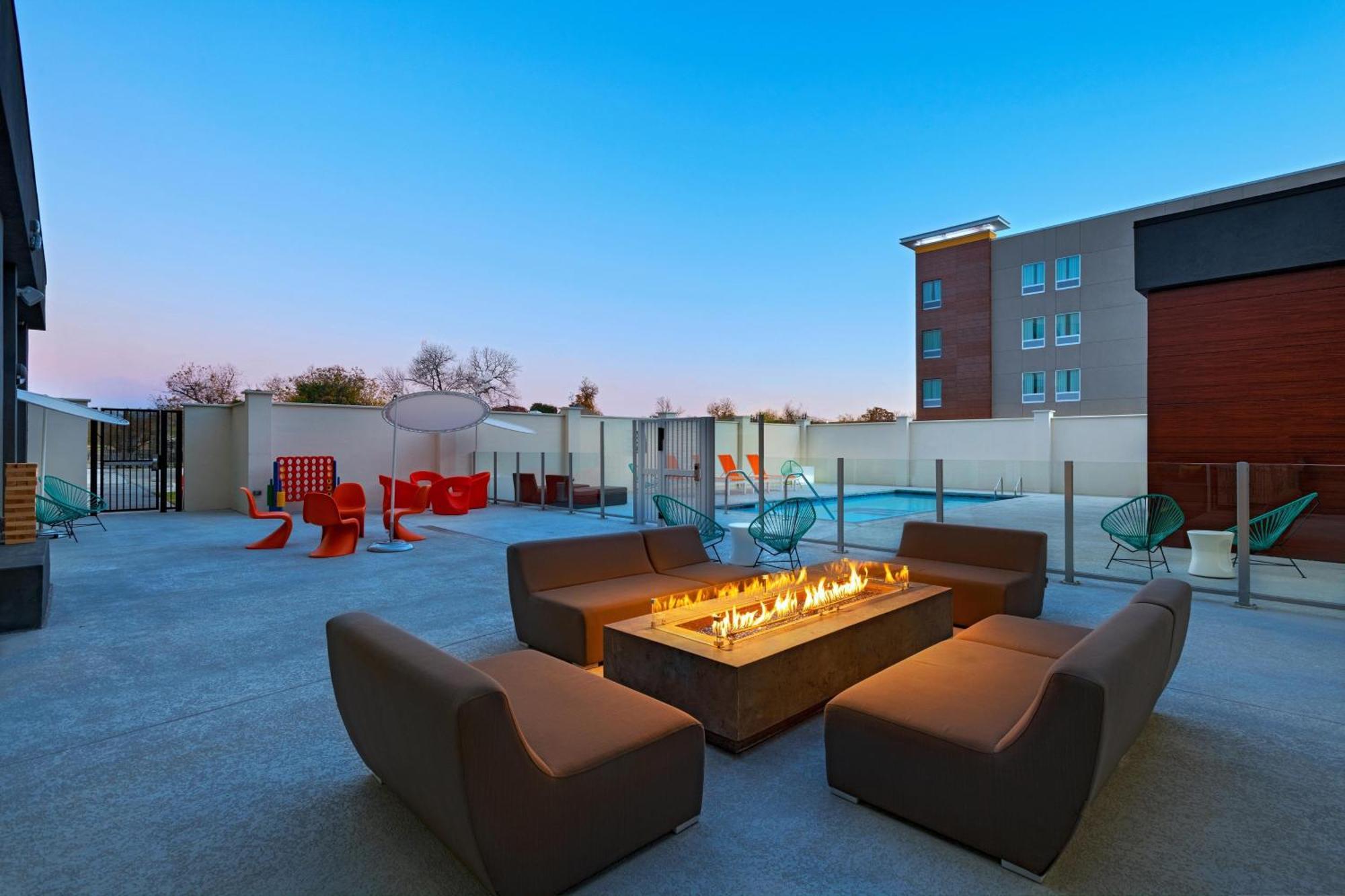 Aloft Waco Downtown Otel Dış mekan fotoğraf